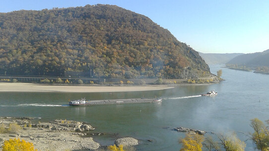 Der Rhein nahe Oberwesel beim Niedrigwasser 2015